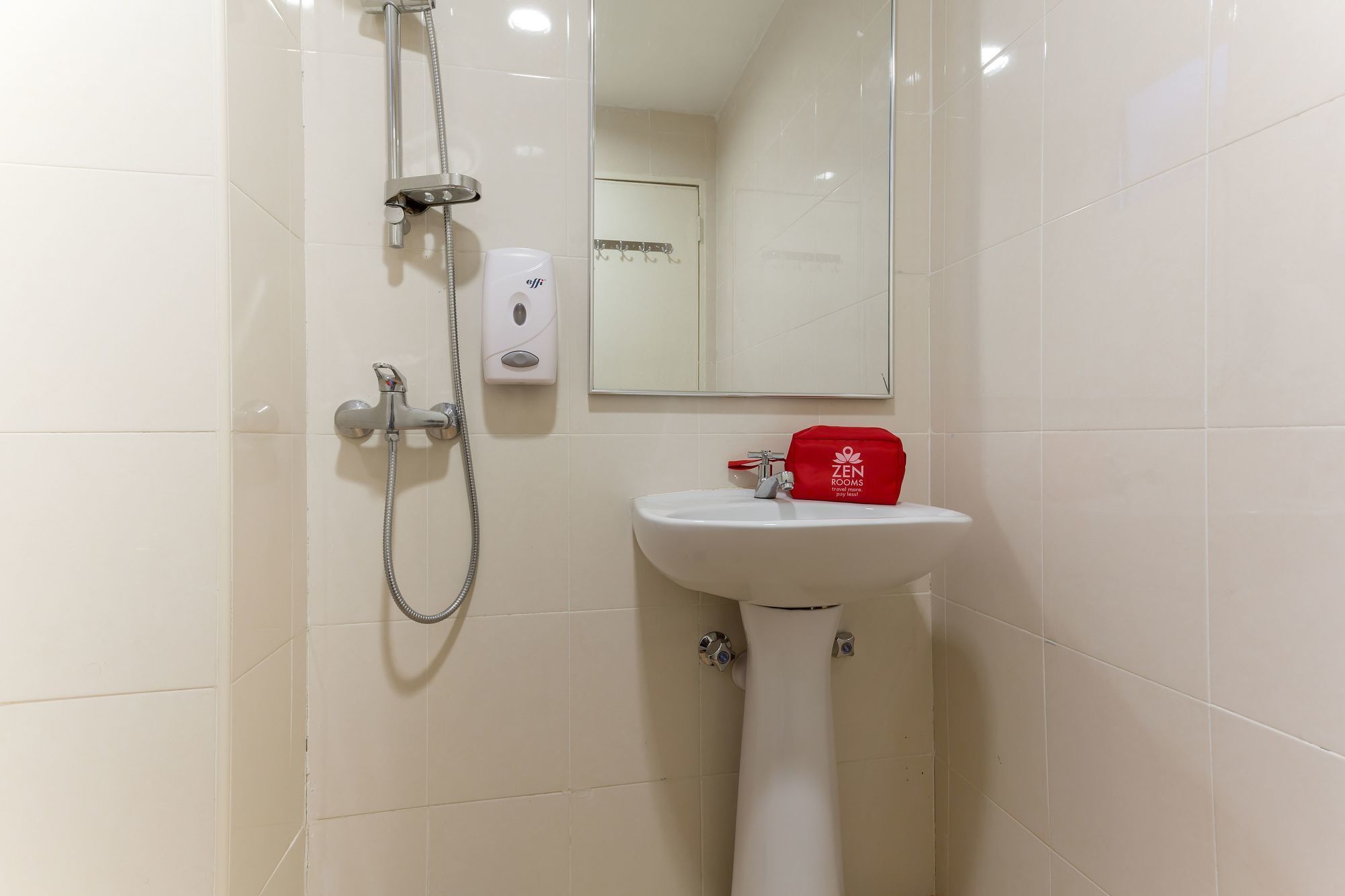 Zen Rooms Basic Sentul كوالالمبور المظهر الخارجي الصورة